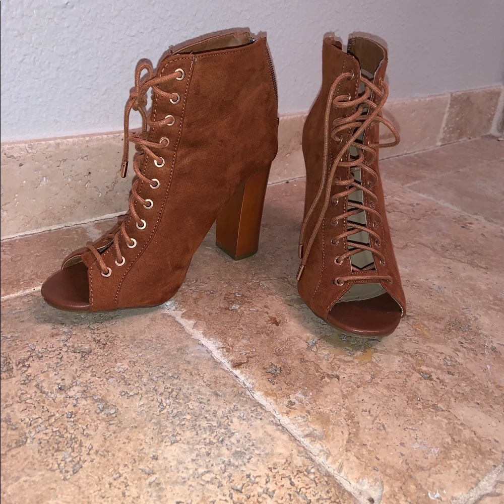 Fall booties 🍂🍁 - Picture 3 of 4